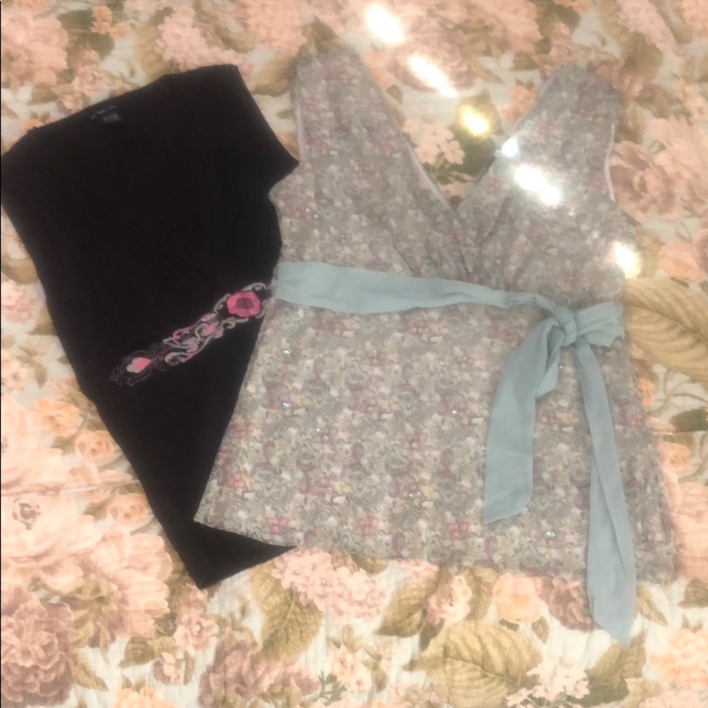 2 Feminine “New York & Company” Sleeveless Tops